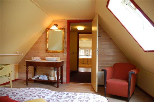 Erfgoedlogies Bed And Breakfast 'T Olde Hof Westervelde Room photo